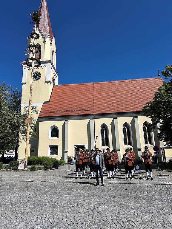 Maibaumaufstellen