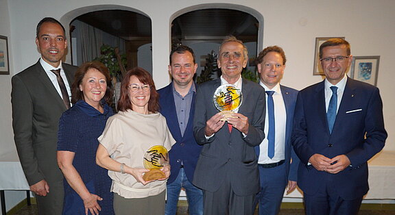 Ehrenamtshand von Wels-Land